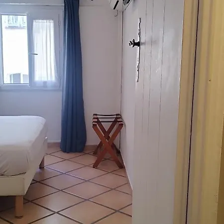 Hotell Le Flore Fréjus